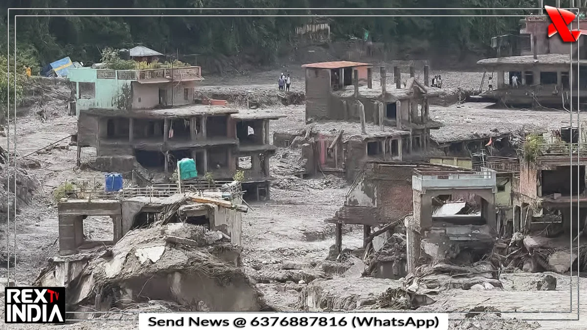 बाढ़ के बीच 3 भारतीय और सुरक्षित, 5 साल के बच्चे को भी बचाया