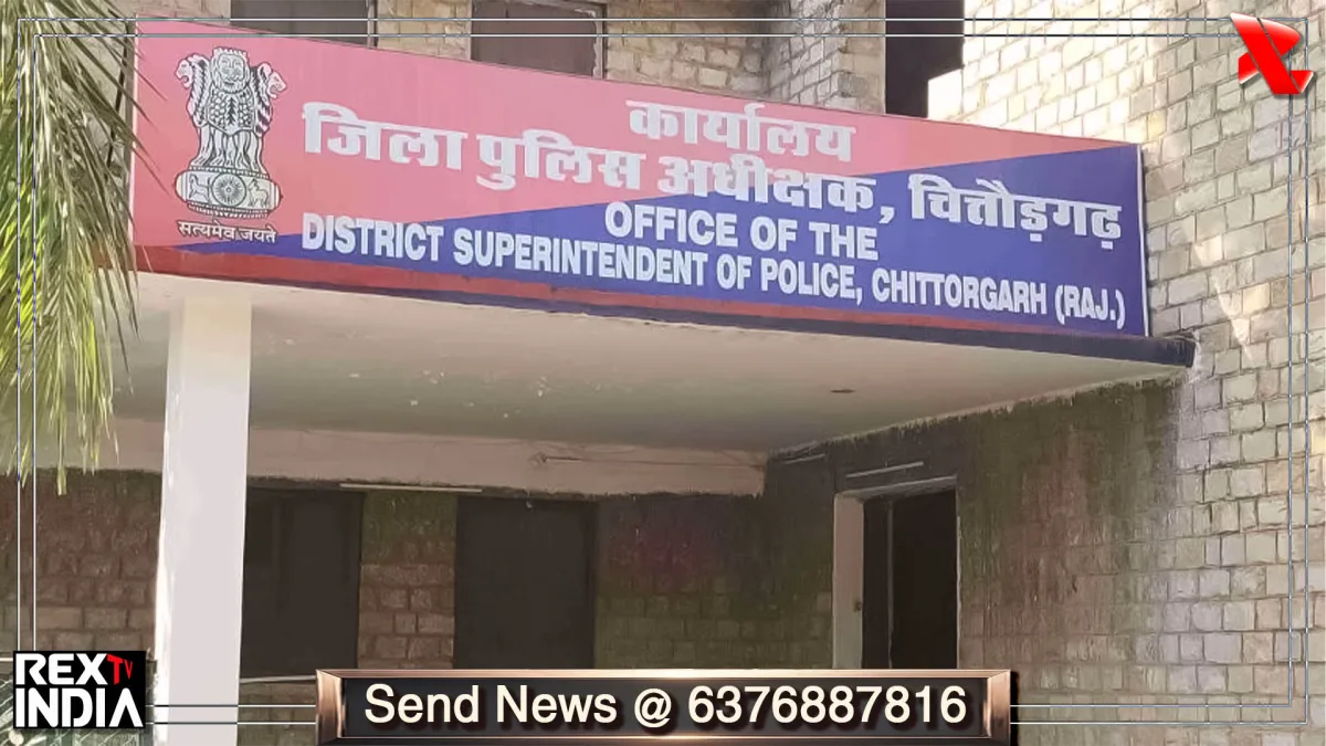 पुलिस पर हमला, इनामी बदमाश को छुड़ाकर साथी फरार, 2 कांस्टेबल घायल