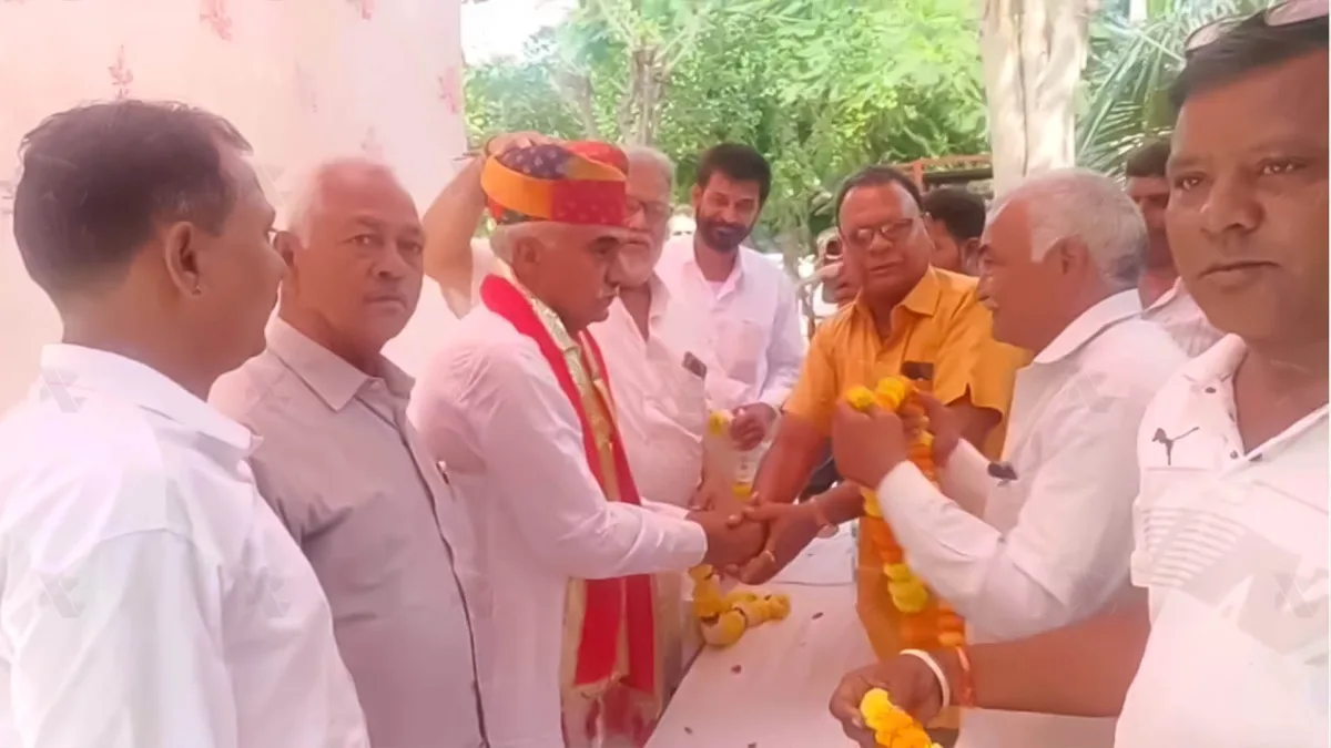 मजदूर संघ के स्वागत समारोह में समाजसेवियों और जनप्रतिनिधियों का सम्मान