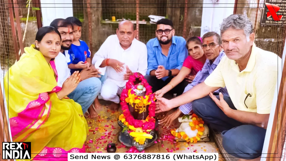 सावन रुद्राभिषेक: वैदिक मंत्रों से गूंजा मंदिर, शिवमय हुआ माहौल