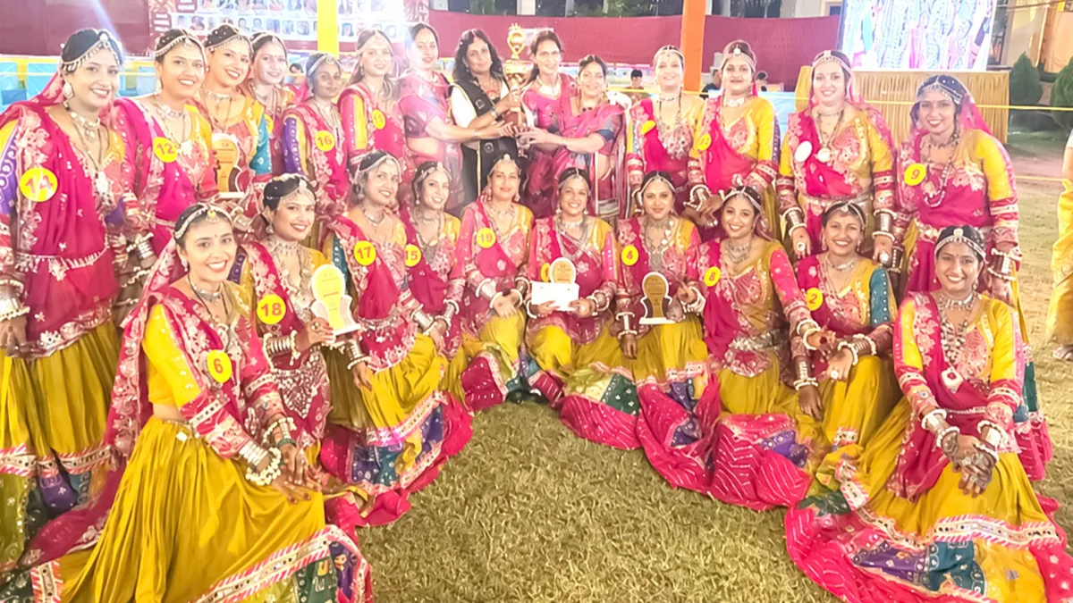 गरबा महोत्सव में भक्ति और नृत्य का संगम, महिला मंडलों को पुरस्कार