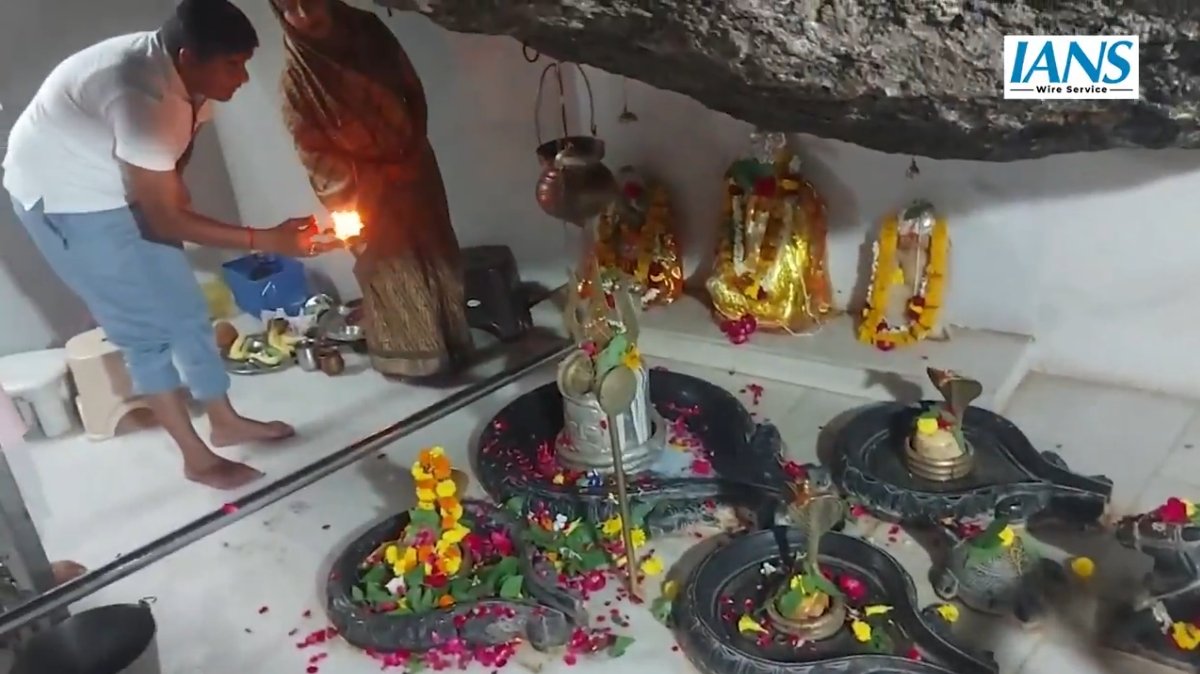 भीलवाड़ा में शिवमय वातावरण: सावन के पहले सोमवार पर हरनी महादेव में उमड़ी भीड़