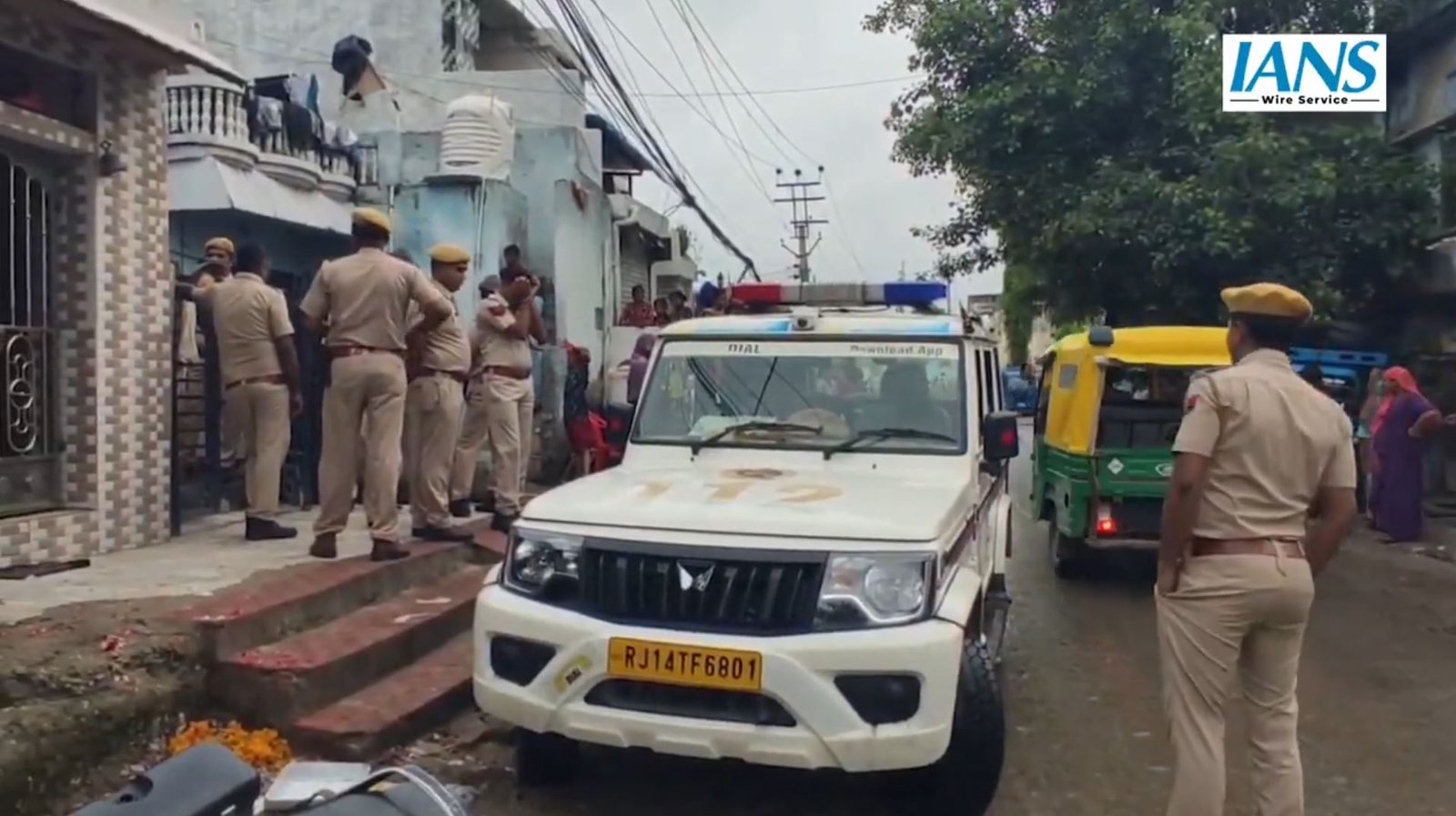 अवैध कारोबार पर वार: ब्यावर पुलिस ने एक महिला को दबोचकर 52 बोतलें शराब की पकड़ीं