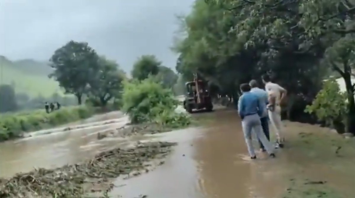 कुंभलगढ़ में प्रकृति का रौद्र रूप: सैलाब में फंसी मासूम जिंदगियां, करोड़ों का नुकसान
