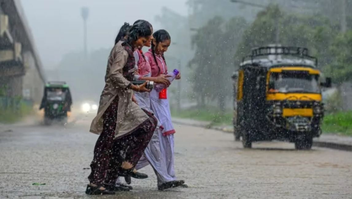 आसमानी आफत: यूपी से राजस्थान तक मानसून का विकराल रूप, करोड़ों की तबाही और अनमोल जिंदगियों का नुकसान