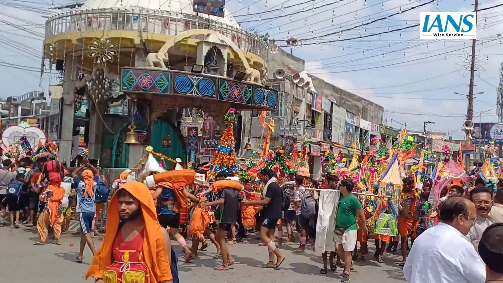 हरिद्वार से आया गंगाजल: मुजफ्फरनगर में कांवड़ियों का शिवमय सैलाब, भक्ति और उल्लास में डूबा शहर