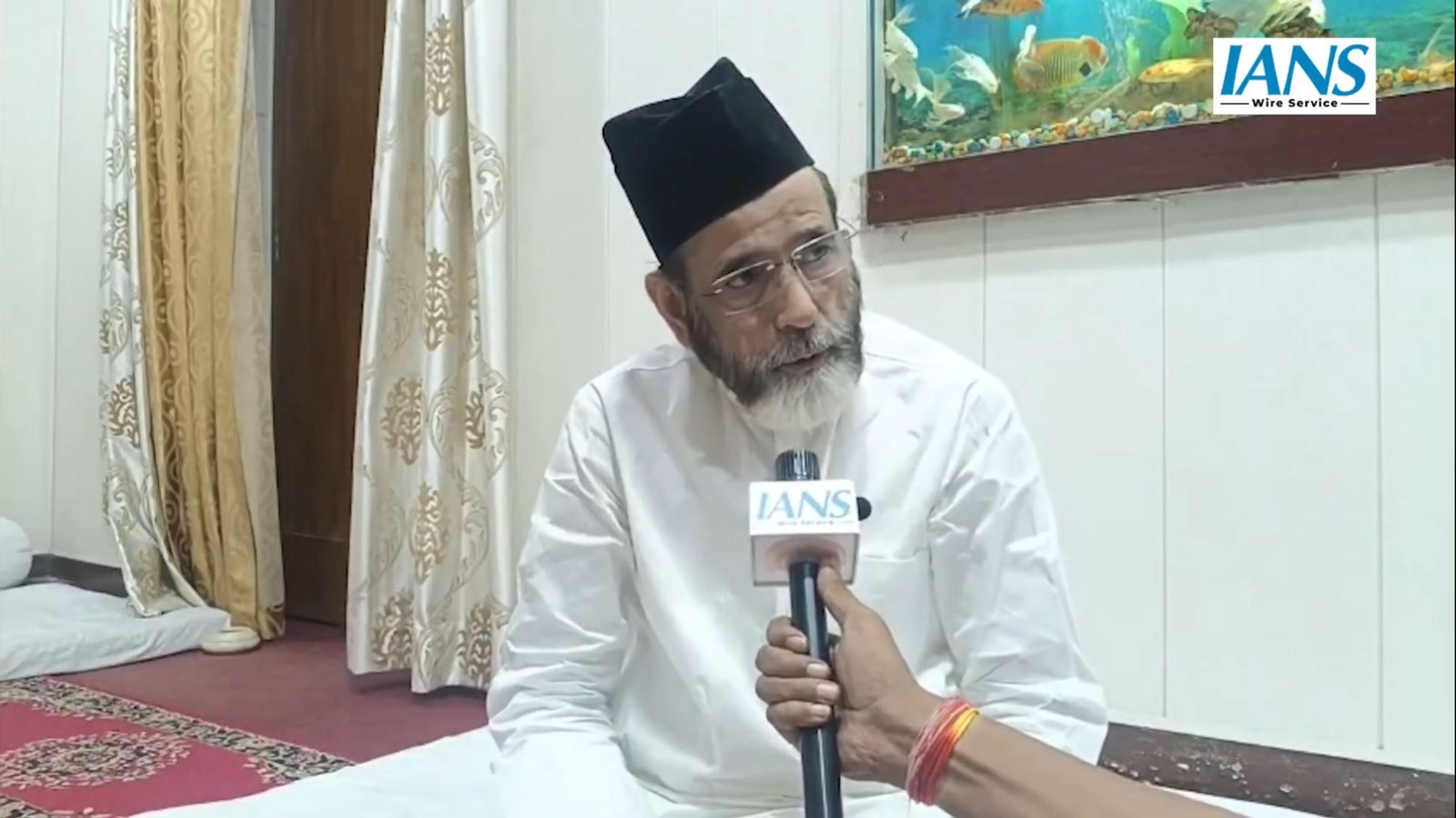 मस्जिद में सियासी बैठक? मौलाना तौकीर रजा ने स्पष्ट की स्थिति, इस्लाम के वास्तविक पालन पर जोर (पूरा वीडियो देखें)