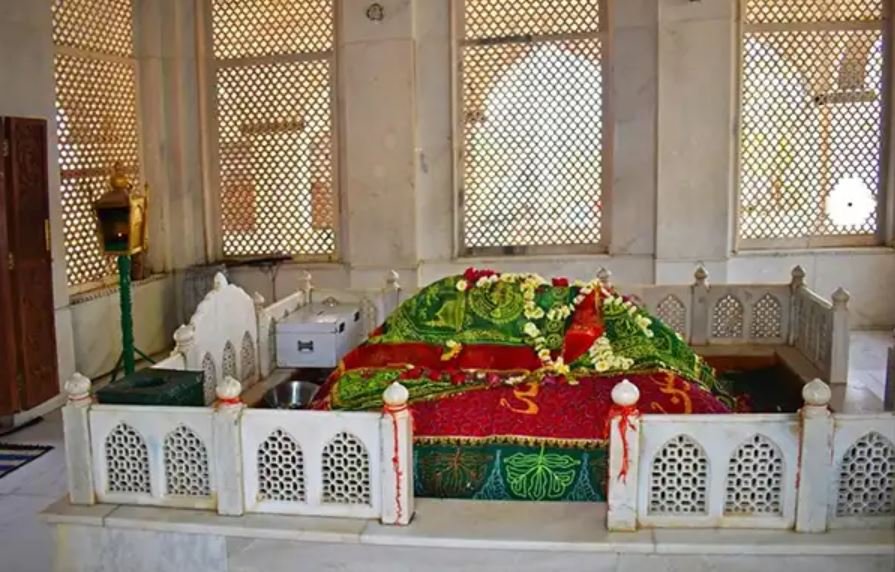 अजमेर शरीफ में 814वां उर्स: शुरू हुआ उर्स का न्योता, ख्वाजा गरीब नवाज के दीवानों के लिए खुशखबरी
