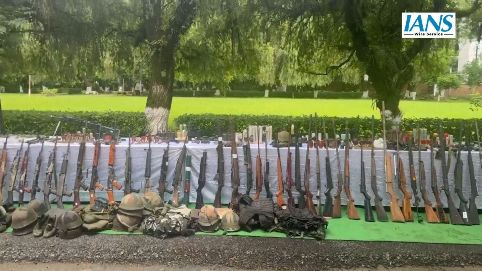मणिपुर में शांति की पहल: सुरक्षा बलों का बड़ा अभियान, हथियार छिपाने वालों पर नकेल
