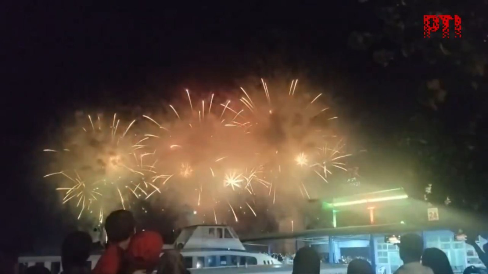 आजादी की हीरक जयंती: मालदीव में दिखा भव्य नज़ारा, माले के आसमान में जगमगाती आतिशबाजी