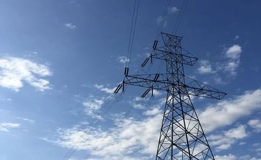 हाइटेंशन तार का कहर: पतंग की डोर ने ली मासूम की जान, दो बच्चे बाल-बाल बचे