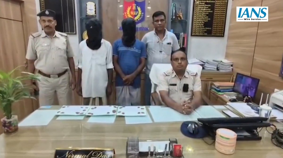 इस्लामपुर पुलिस की बड़ी कार्रवाई: पहाड़पुर में विशेष अभियान से दो धरे गए