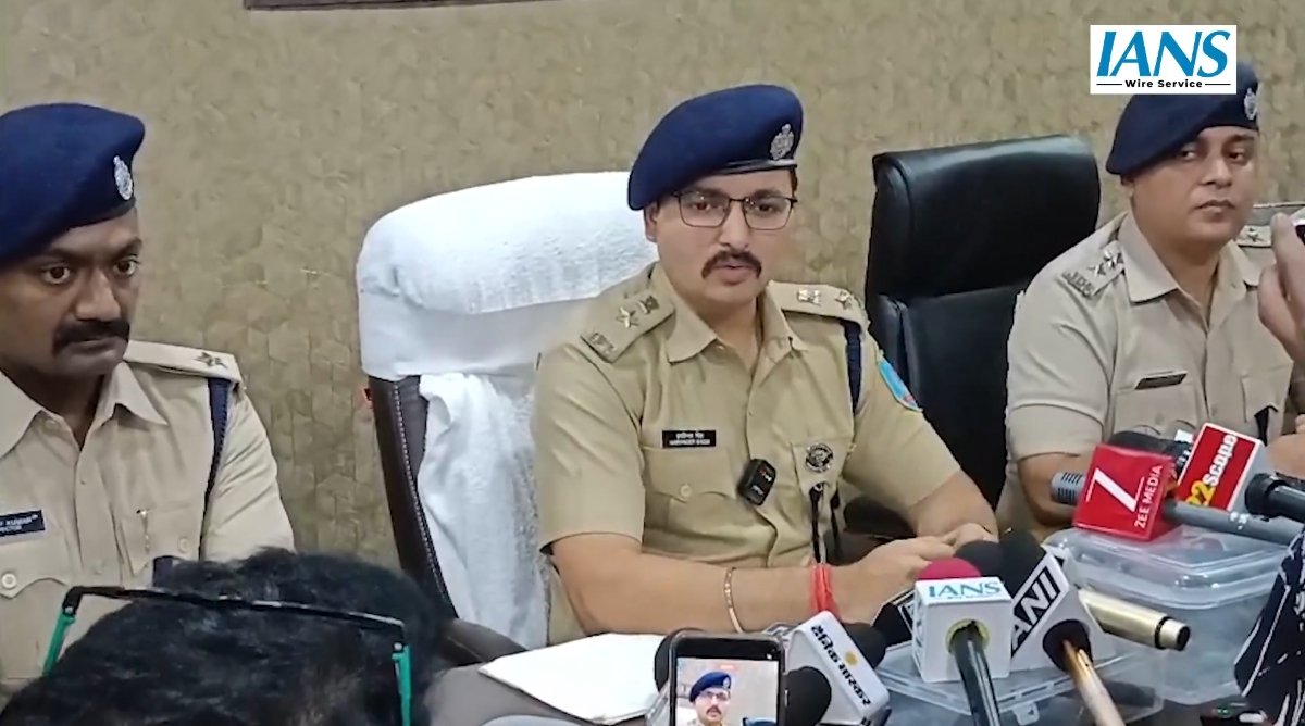बोकारो पुलिस की बड़ी कामयाबी: गैंगवार से पहले तीन सशस्त्र बदमाश गिरफ्तार