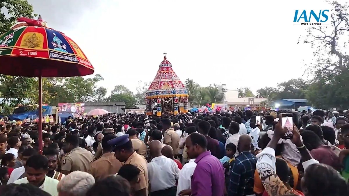 आदि रथ उत्सव में उमड़ी श्रद्धालुओं की भीड़, पुदुक्कोट्टै में दिखा आस्था का अनूठा रंग