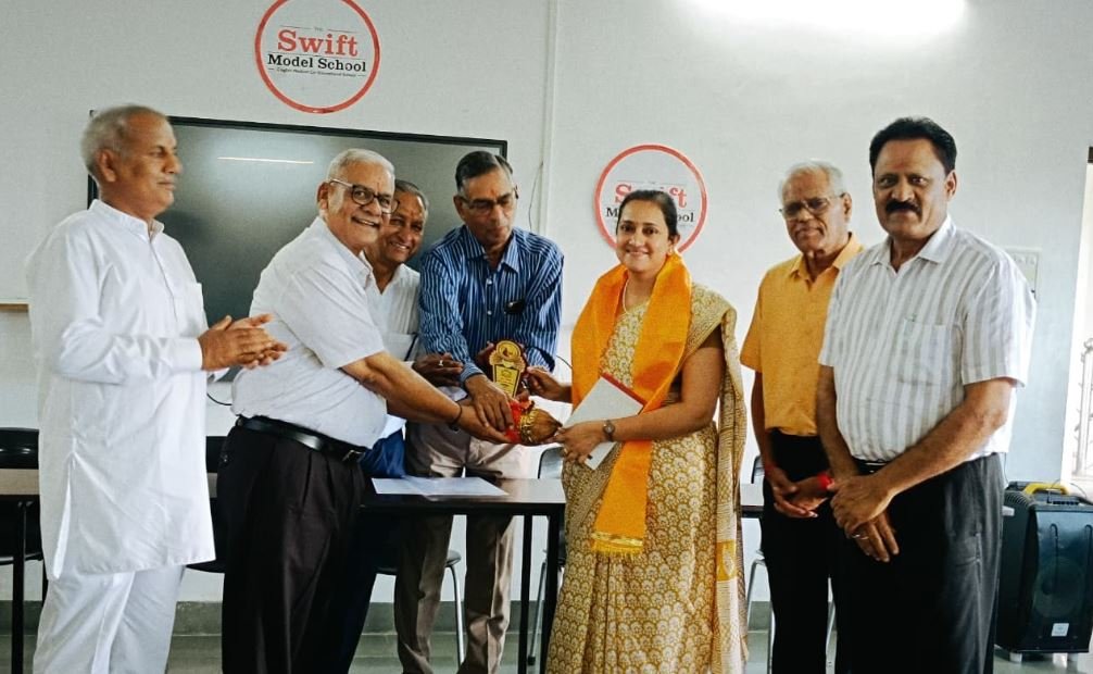 शिक्षा के साथ-साथ संस्कार जरूरी: युवाओं को मिली राष्ट्र सेवा की प्रेरणा, स्विफ्ट कॉलेज में हुआ विशेष कार्यक्रम