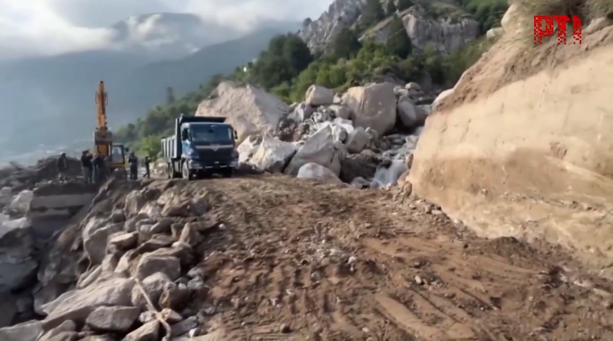 हिमाचल: NH-5 पर यातायात बहाल, भूस्खलन के बाद मिली राहत