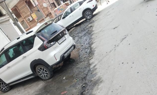 भीलवाड़ा में गंदगी का अंबार, गंगापुर चौराहे पर व्यापारी परेशान, निगम की अनदेखी से रोष