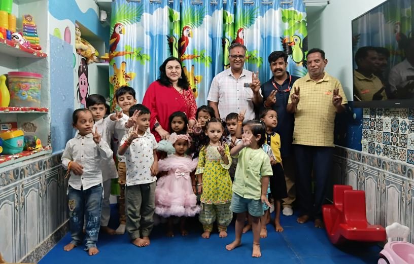 बच्चों को सिखाया परंपराओं का पाठ, धूमधाम से मनाया रक्षाबंधन