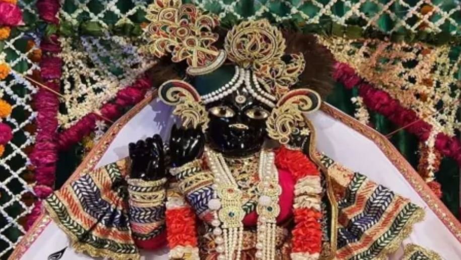 वृंदावन के बांके बिहारी मंदिर का विकास अब पूर्व जस्टिस की कमेटी के हाथों में
