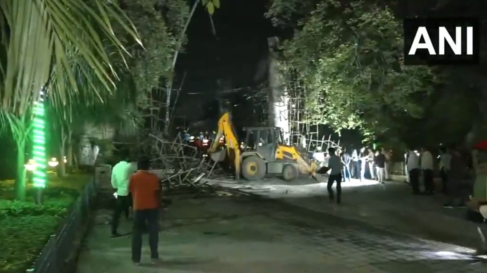 नागपुर में बड़ा हादसा: कोराडी मंदिर के निर्माणाधीन गेट का हिस्सा ढहा, अनेक घायल