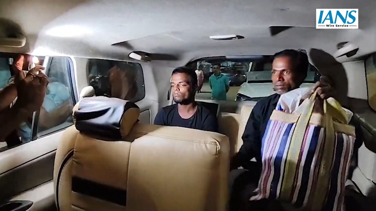 22 वर्षीय अमीर शेख की घर वापसी: बीएसएफ की चूक से बांग्लादेश पहुंचा, अब परिवार संग