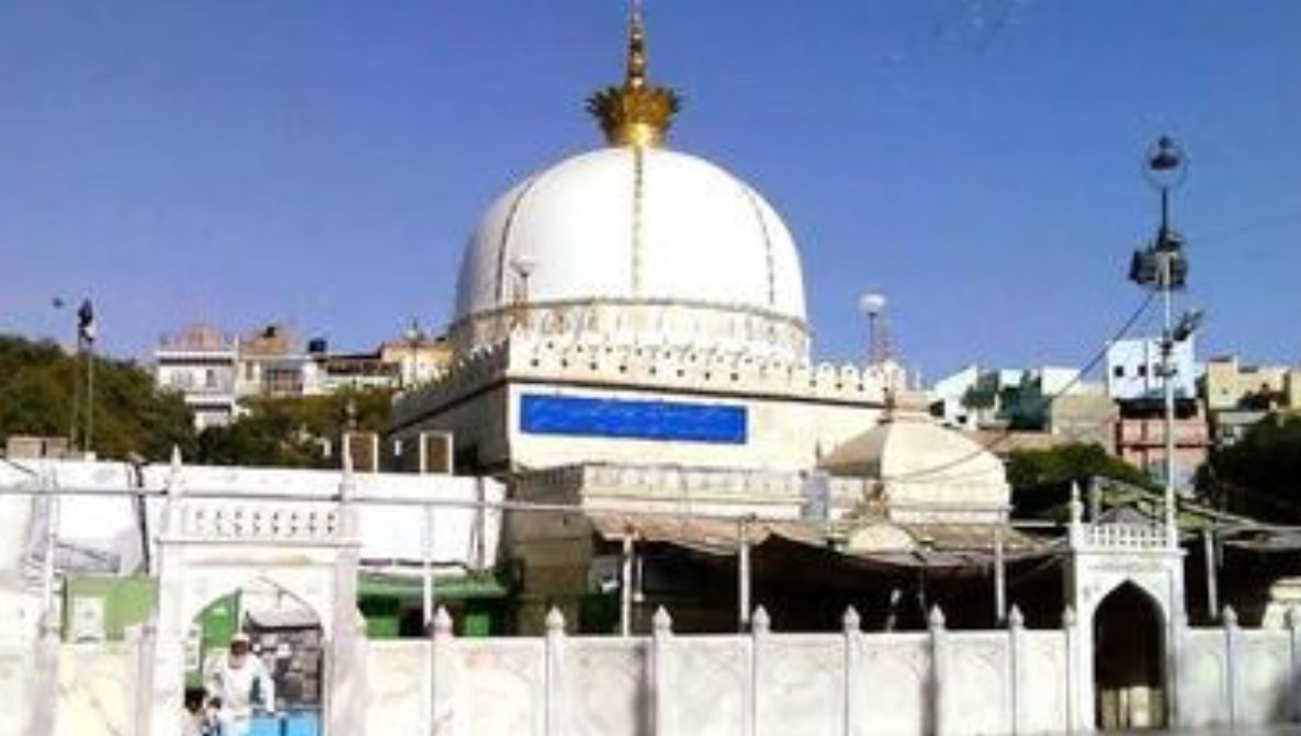 अदालत का सख्त रुख: अजमेर दरगाह में कैमरे लगेंगे ही, विरोध करने वालों पर होगी सख्त कार्रवाई