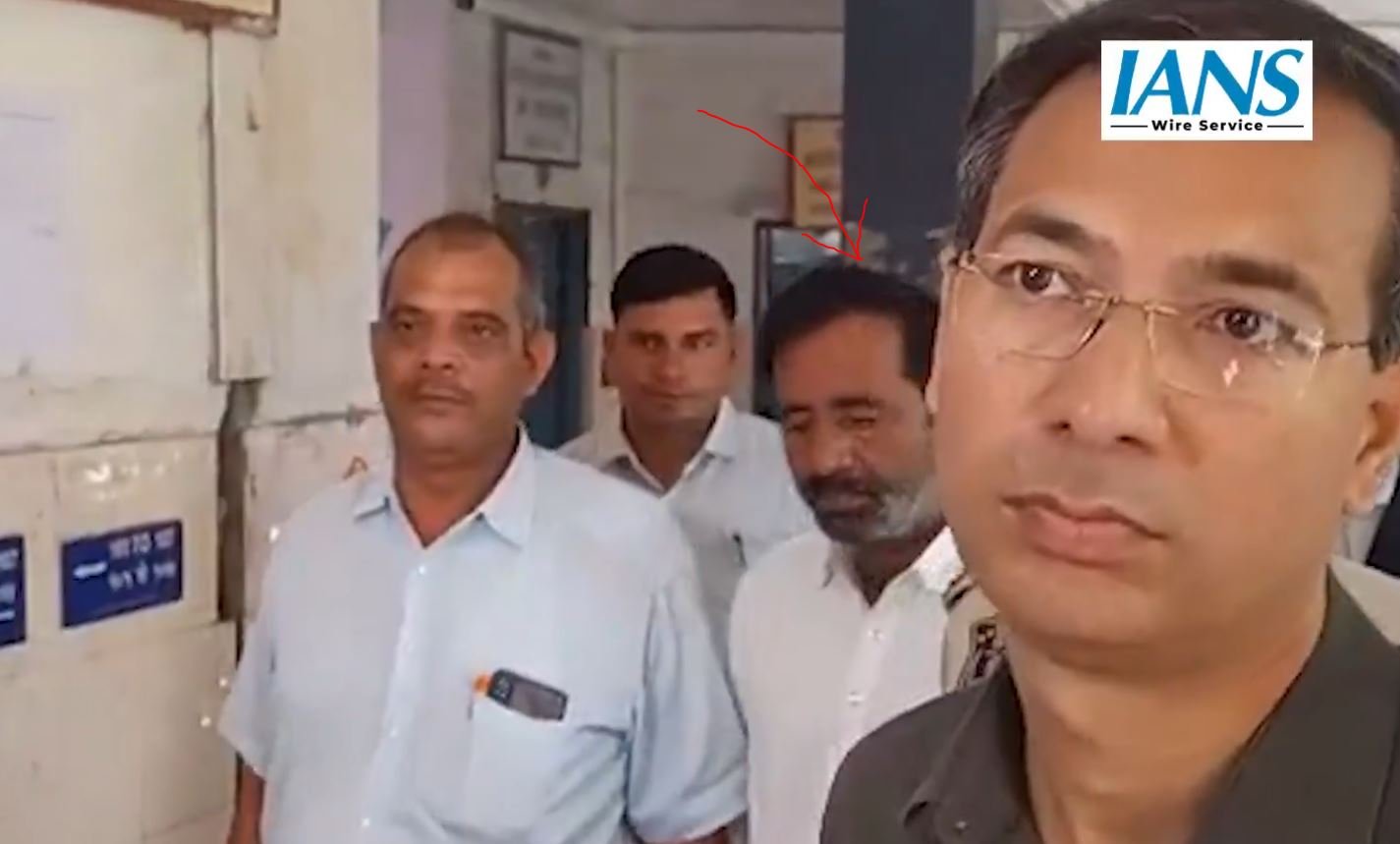 बड़ा खुलासा: हनीफ खान 4 दिन के रिमांड पर, पाकिस्तान खुफिया एजेंसी के लिए काम कर रहे एजेंटों के नाम उजागर