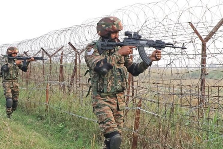 कश्मीर में बड़ी कामयाबी: घुसपैठिए आतंकियों का समूह ढेर, सर्च ऑपरेशन जारी