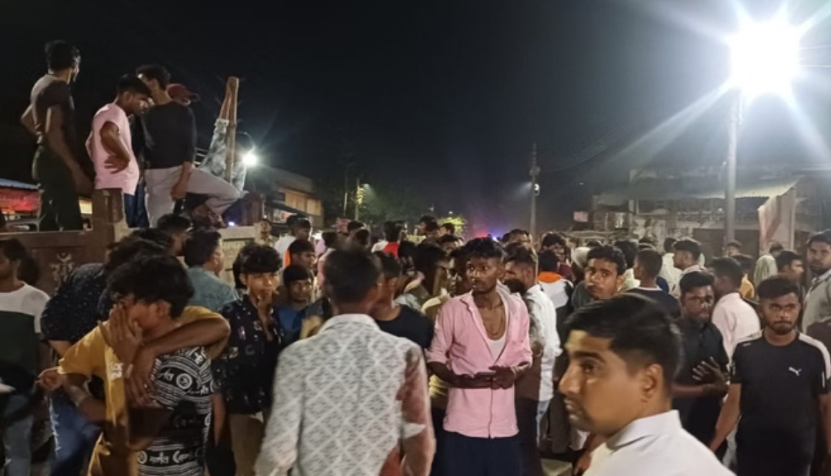 उटंगन नदी बनी काल! मूर्ति विसर्जन में डूबे 13 युवक, 4 घंटे बचाव कार्य न होने पर फूटा ग्रामीणों का गुस्सा