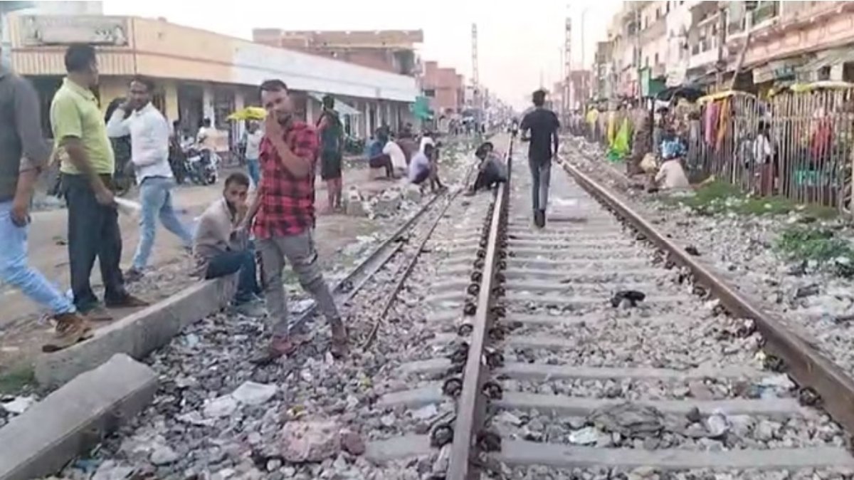 दिल्ली के रेलवे ट्रैक बने खूनी, रोज़ाना 4 मौतें: 6 साल में 7500 से अधिक लोगों ने गंवाई जान