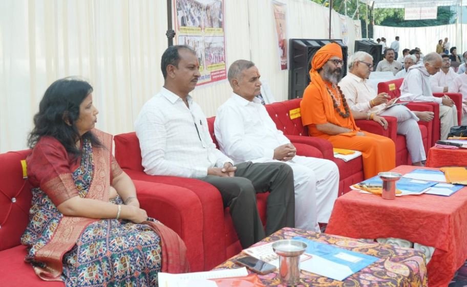घुमंतू छात्रों का अरुणोदय-2025: महाराणा प्रताप के नाटक और योगासन से दर्शकों का मन मोह लिया