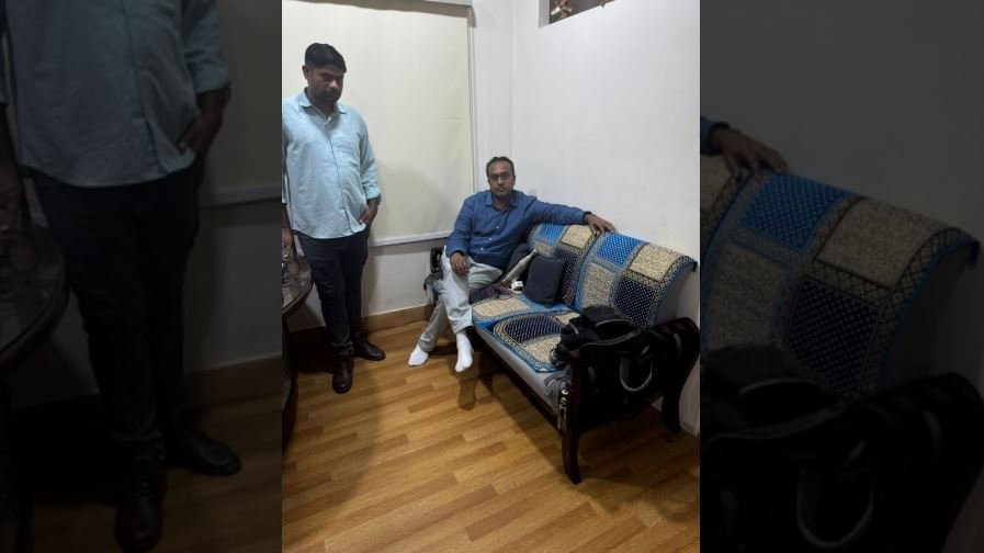 डॉक्टर के लॉकर से 800 ग्राम सोने के बिस्किट: घूसखोरी की जांच में बड़ा खुलासा