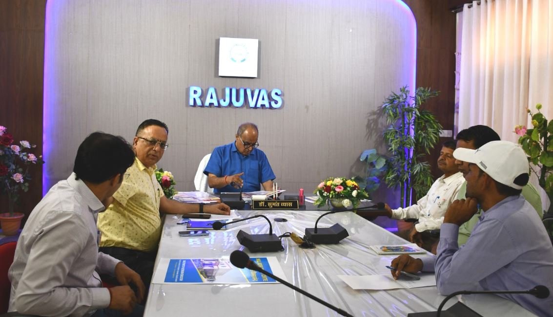 कुलगुरू ने किया ब्रोशर विमोचन: बीकानेर मुख्यालय से शुरू होकर राज्यभर में फैलेगा कौशल विकास केंद्र का लाभ