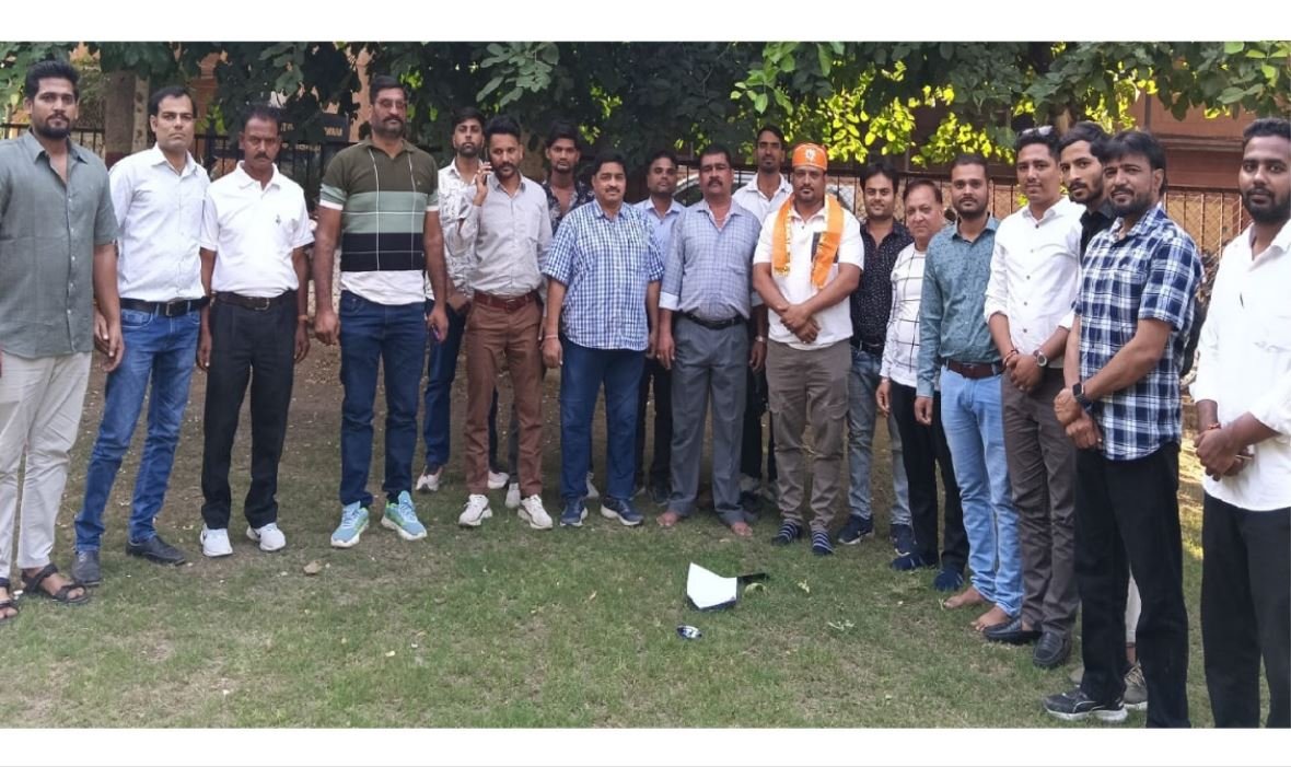 भीलवाड़ा कलेक्ट्रेट पर हुंकार: कर्मचारियों ने काली दिवाली मनाने का आह्वान दोहराया, सौंपा ज्ञापन
