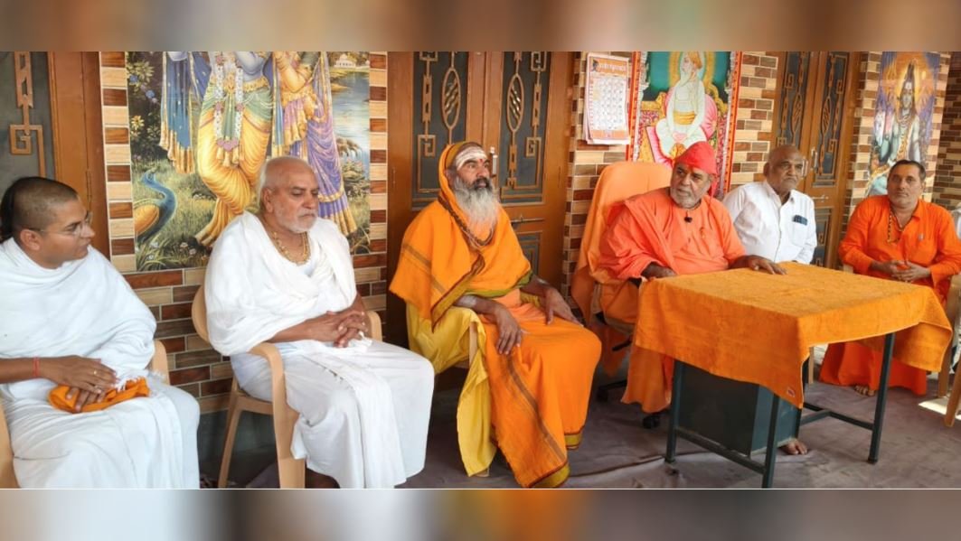 बीकानेर में गौ-आस्था का बिगुल: गोचर बचाने के लिए आर-पार की लड़ाई, जनप्रतिनिधियों के बहिष्कार की चेतावनी