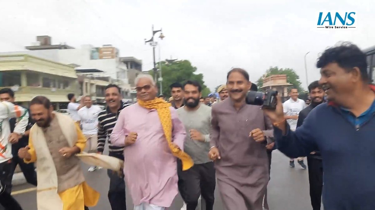 लौह पुरुष को सच्ची श्रद्धांजलि: रन फॉर यूनिटी में मंत्री सहित सैकड़ों नागरिक हुए शामिल