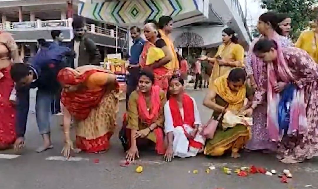 अयोध्या में आस्था का अद्भुत संगम: पंचकोसी परिक्रमा के लिए पहुंचे लाखों भक्त, सुरक्षा के कड़े इंतजाम