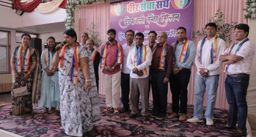 सेवा में समर्पण की सराहना: दीपावली स्नेह मिलन में समाज के गणमान्य सदस्यों के कार्य को मिला सम्मान 