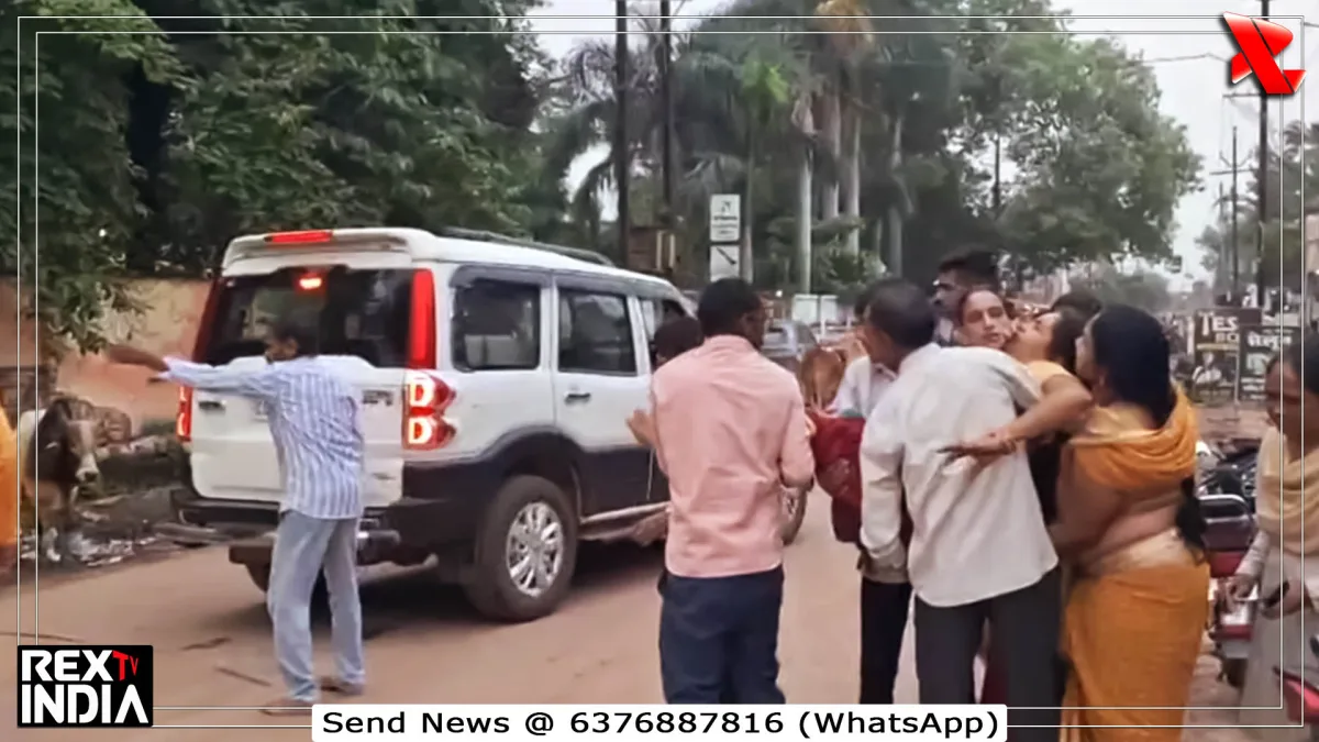 पुलिस की लापरवाही: जीवित महिला को मृत समझकर 2 घटे कमरे में बंद रखा  