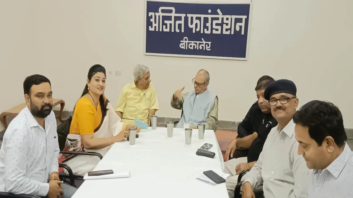पुस्तक समीक्षा में इतिहास, पर्यावरण और स्वतंत्र चिंतन की पड़ताल