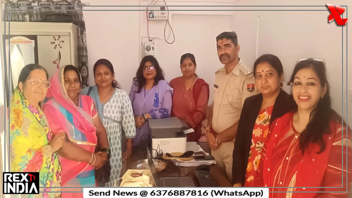 पुलिस को राखी बांधकर सुरक्षा, सम्मान और भाईचारे का संदेश दिया
