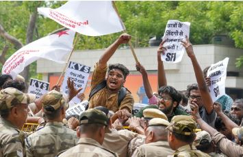 students protesting for UGC-NET cancellation